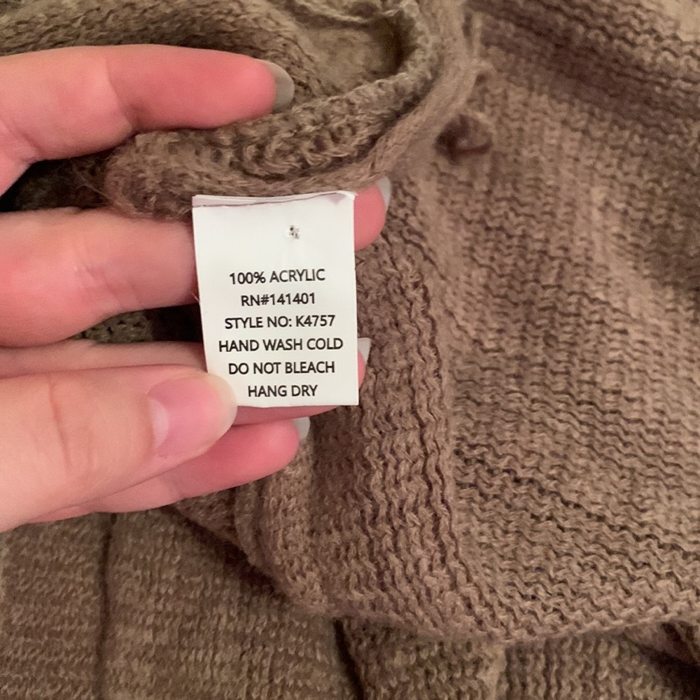 Poncho - Picture 5 of 5